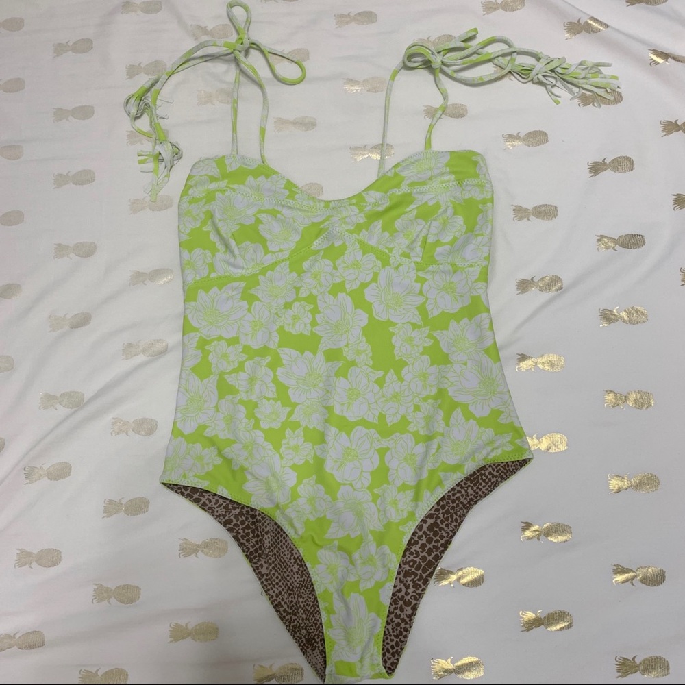 COPY - ACACIA NEON MAGNOLIA